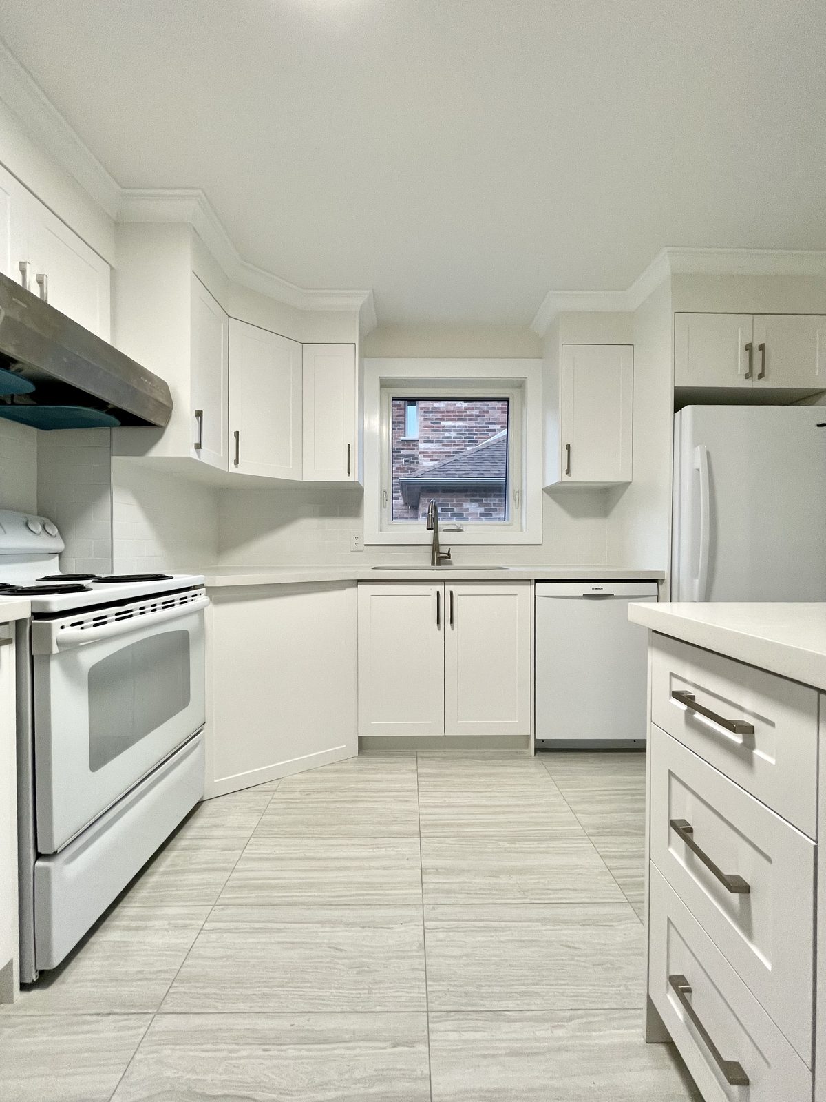 Finished kitchen sink wall