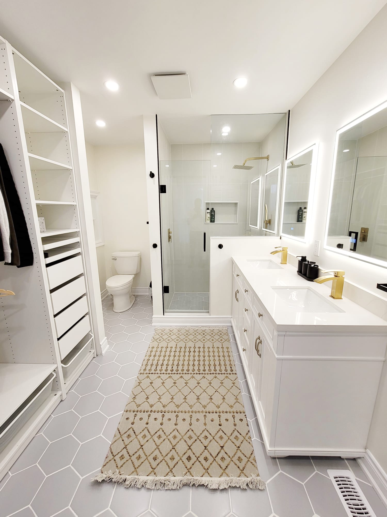 White and gold bathroom